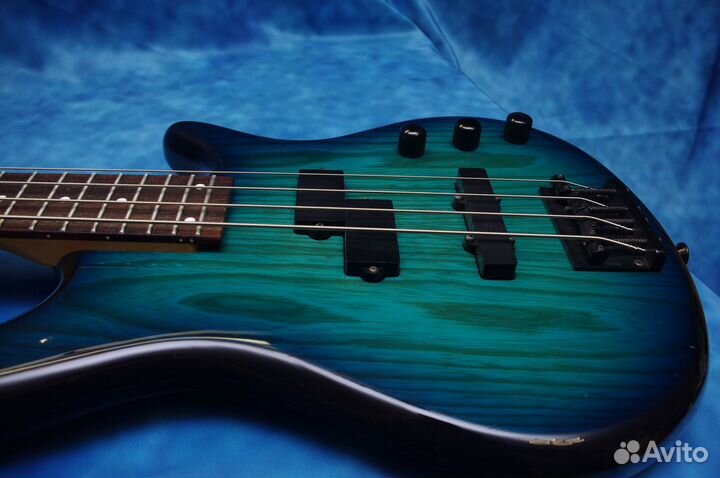 Бас-гитара Cobran SVB-SPL. Japan