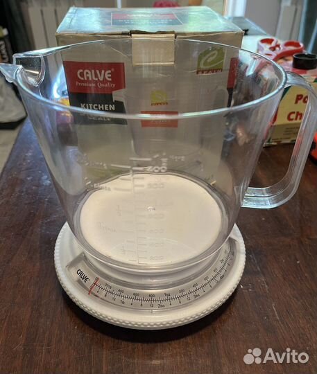 Кухонные весы, мерный стакан 1,5 литра до 2,2 кг