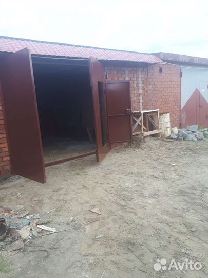 Ворота гаражные металлические распашные