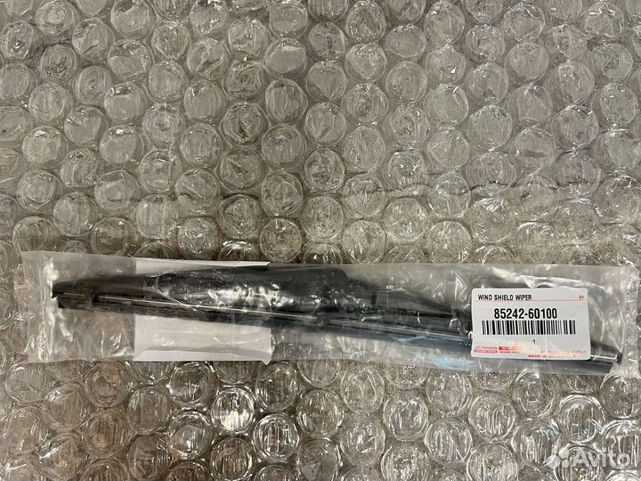 Щетка стеклоочистителя на Toyota Land Cruiser