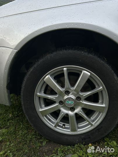 LADA Priora 1.6 МТ, 2012, битый, 300 000 км