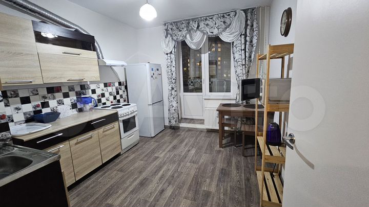 2-к. квартира, 53 м², 10/12 эт.