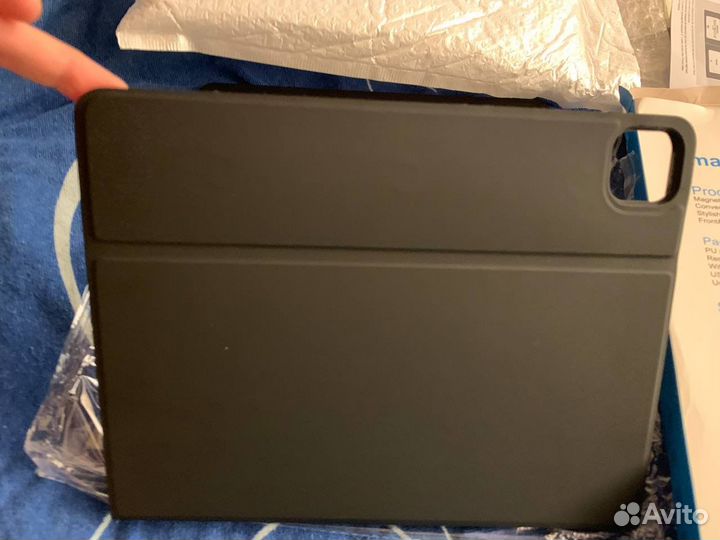Клавиатура русская, чехол на iPad 11 pro