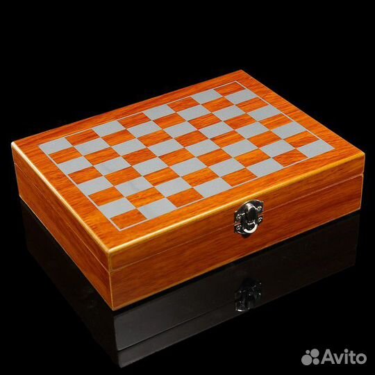 Подарочный набор. Шахматы, карты, фляжка, стопки