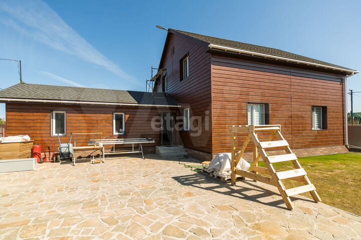 Дом 165,9 м² на участке 5,9 сот.