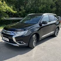 Mitsubishi Outlander 2.4 CVT, 2017, 61 000 км, с пробегом, цена 2 700 000 руб.