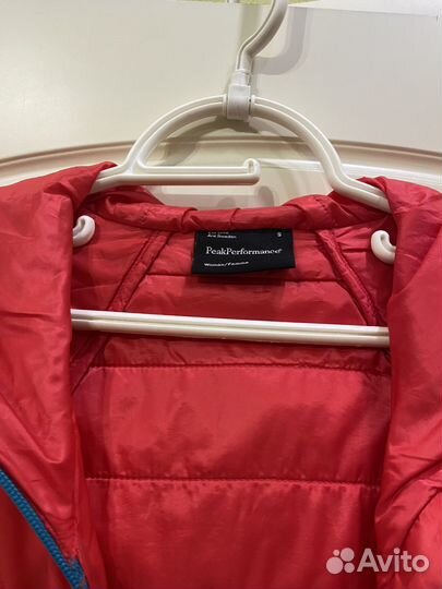 Peak performance легкий пуховик S
