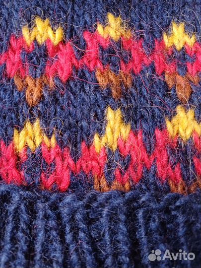 Шапка ручной вязки из Исландии