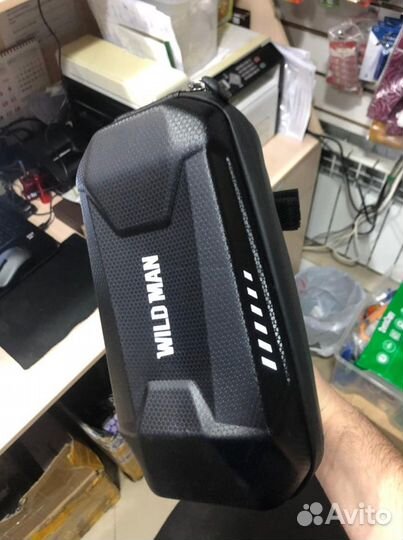 Сумка на руль водонепроницаемая Wildman (карбон)