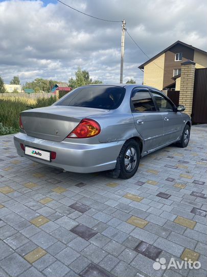 Kia Sephia, 2004