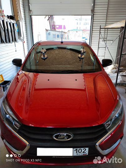 Лобовое стекло BMW 3 series (E90) (2005)