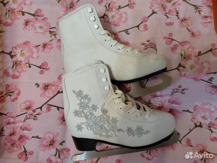 Коньки женские подростковые