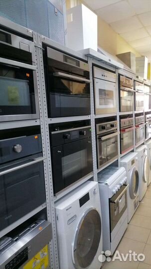 Духовой шкаф с функцией свч AEG