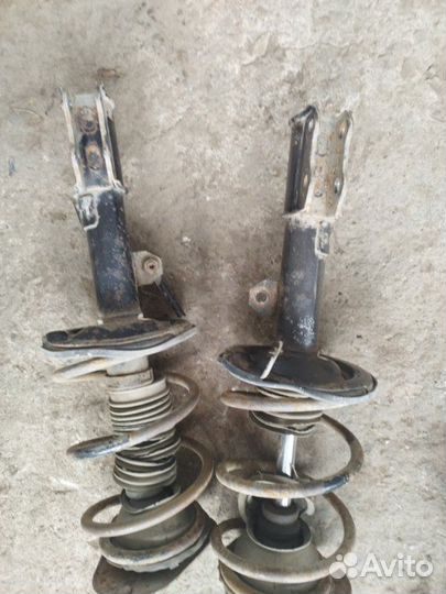 Стойка подвески передняя Toyota Prius NHW10 1nzfxe