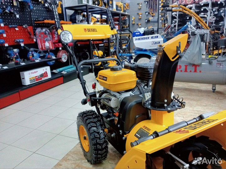 Бензиновая снегоуборочная машина SB 560 LP