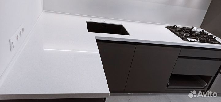 Кухонная столешница из иск камня Hi-Macs м2