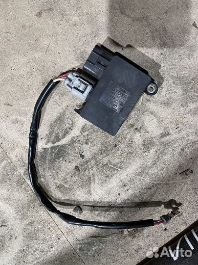 Блок управления вентилятором toyota corolla 150