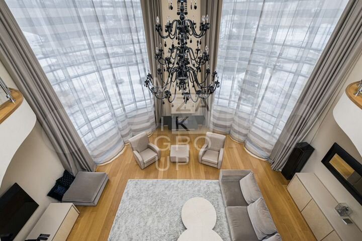 Коттедж 600 м² на участке 20,4 сот.