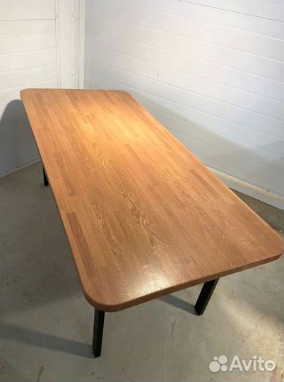 Стол. Мебель на кухню