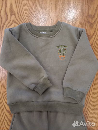 Костюм детский с начесом новый, р-р 98