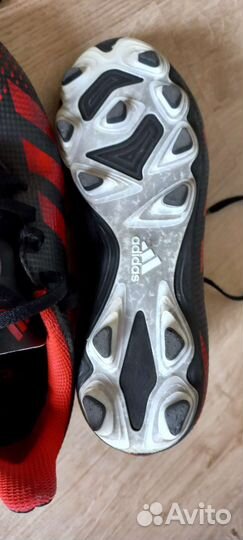 Футбольные бутсы adidas predator