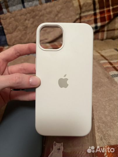Чехол на iPhone 13