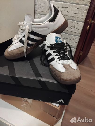 Кроссовки adidas