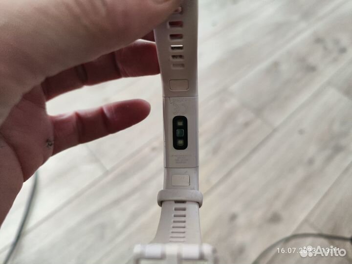 Фитнес браслет huawei Band 4
