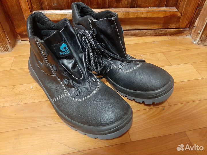 Ботинки новые размер 46