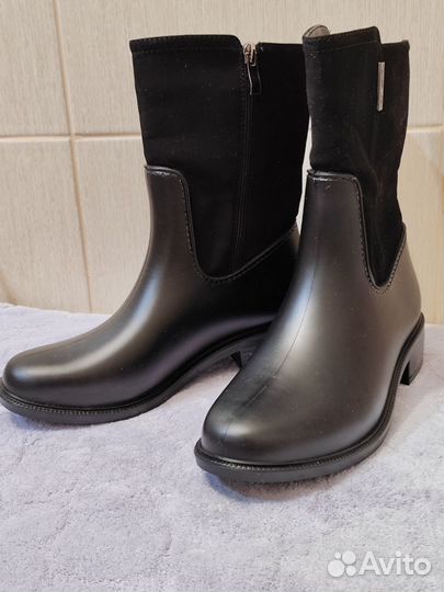 Женские резиновые сапоги