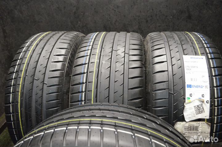 Michelin Pilot Sport 4 245/40 R19 и 275/35 R19 100Y