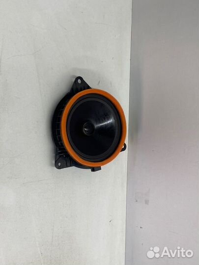 Динамик двери задний Тойота Camry V70/V75