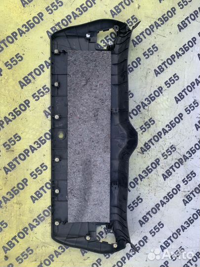 Обшивка двери багажника Peugeot 4007