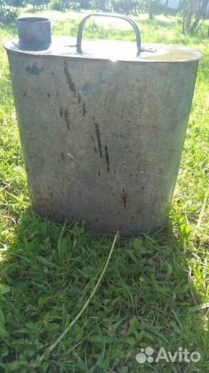 Канистра старинная для керосина