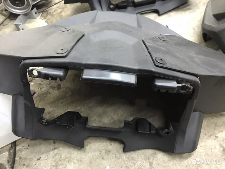 Передний пластик brp canam G2 рест