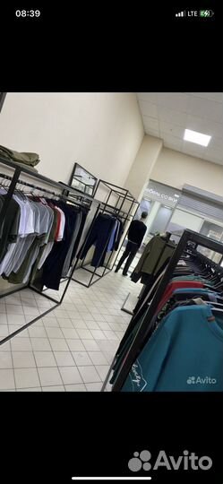 Рейлы для шоурума, полки, шкафы для магазина