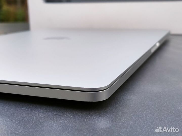 Macbook Pro 15 2019 i9-16-512 Гб, 371 цикл