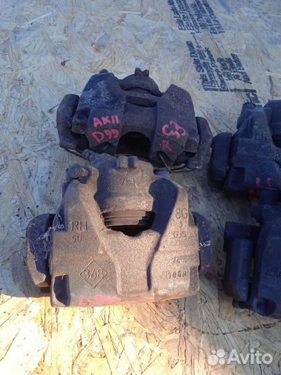 Передний суппорт от Рено Меган 3,Сценник 3