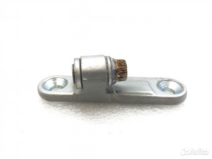 Петля двери задняя правая Mercedes-Benz E-Class