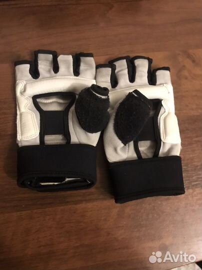 Боксерские перчатки