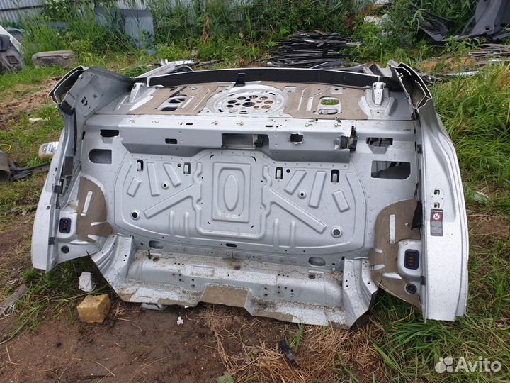 Крыло заднее левое правое четверть mercedes e w211