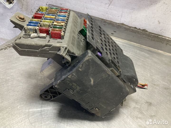 Блок предохранителей renault laguna 1