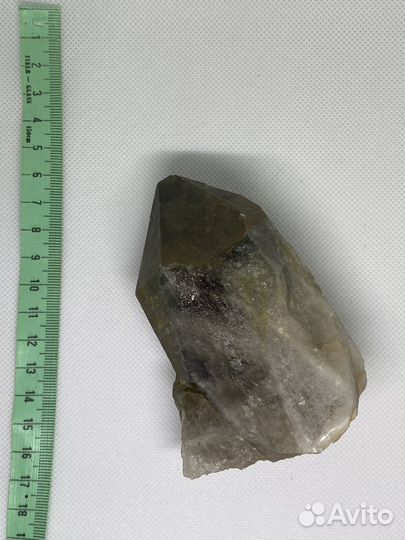 Кристалл кварца