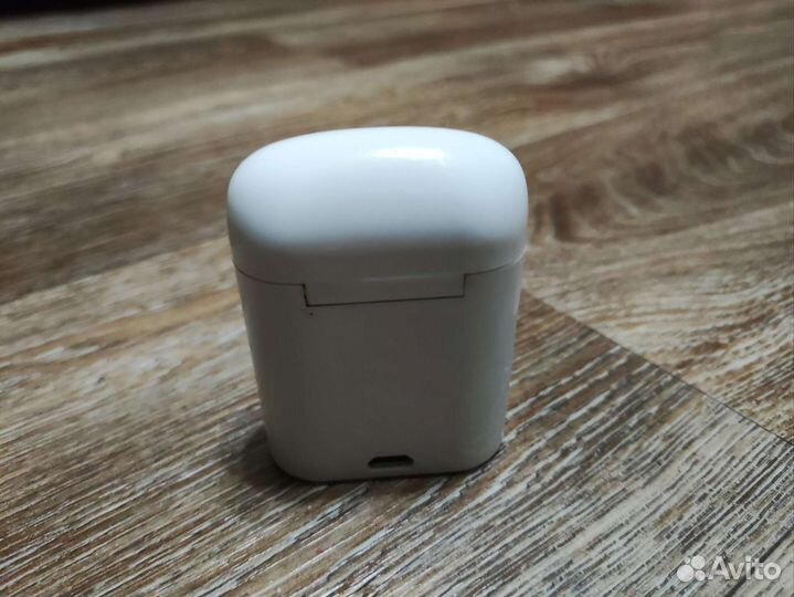 Беспроводные наушники Airpods