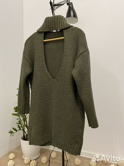 Платье вязаное с открытой спиной