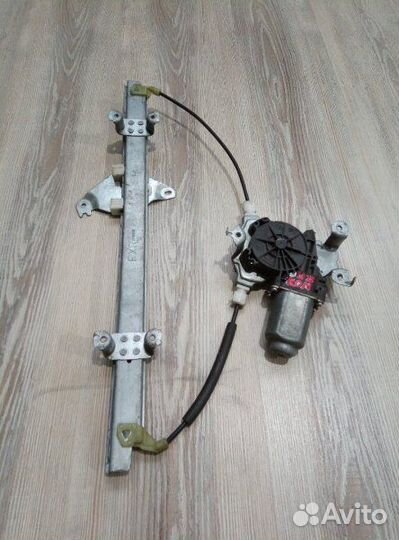 Стеклоподъемник перед Nissan note E11 Прав