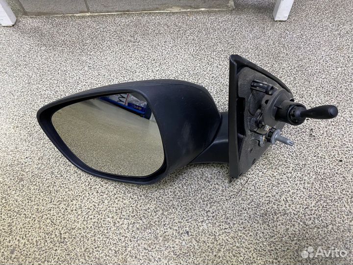 Зеркало боковое левое Peugeot 301