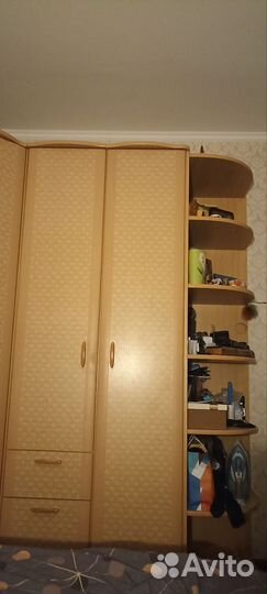 Шкаф