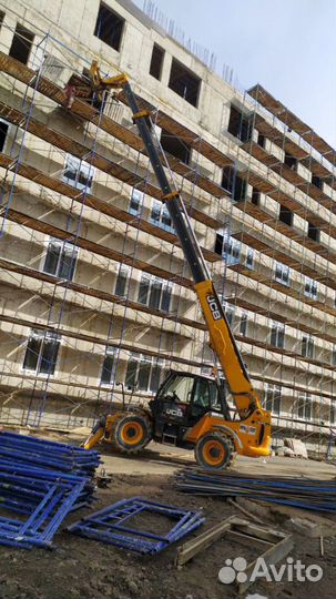 Машинист телескопического погрузчика