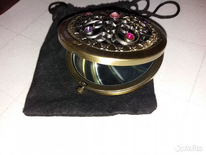 Красивое двойное зеркало